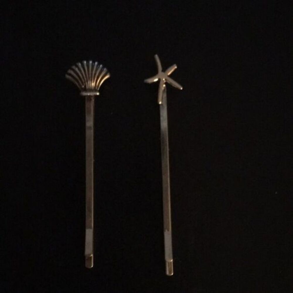 Silver shell and starfish hairpins